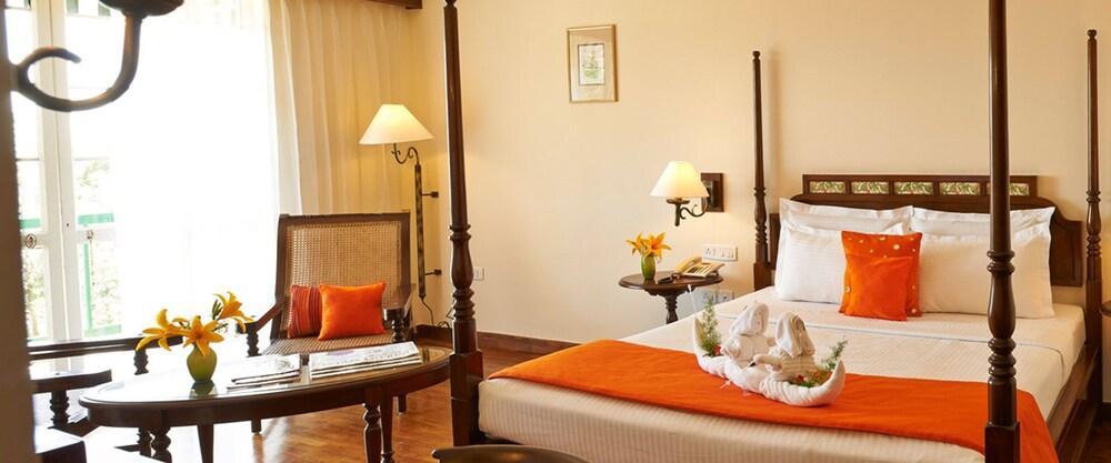 คลับ มหินทรา เมาน์ เซเรน รีสอร์ต Hotel Chinnakanal ภายนอก รูปภาพ