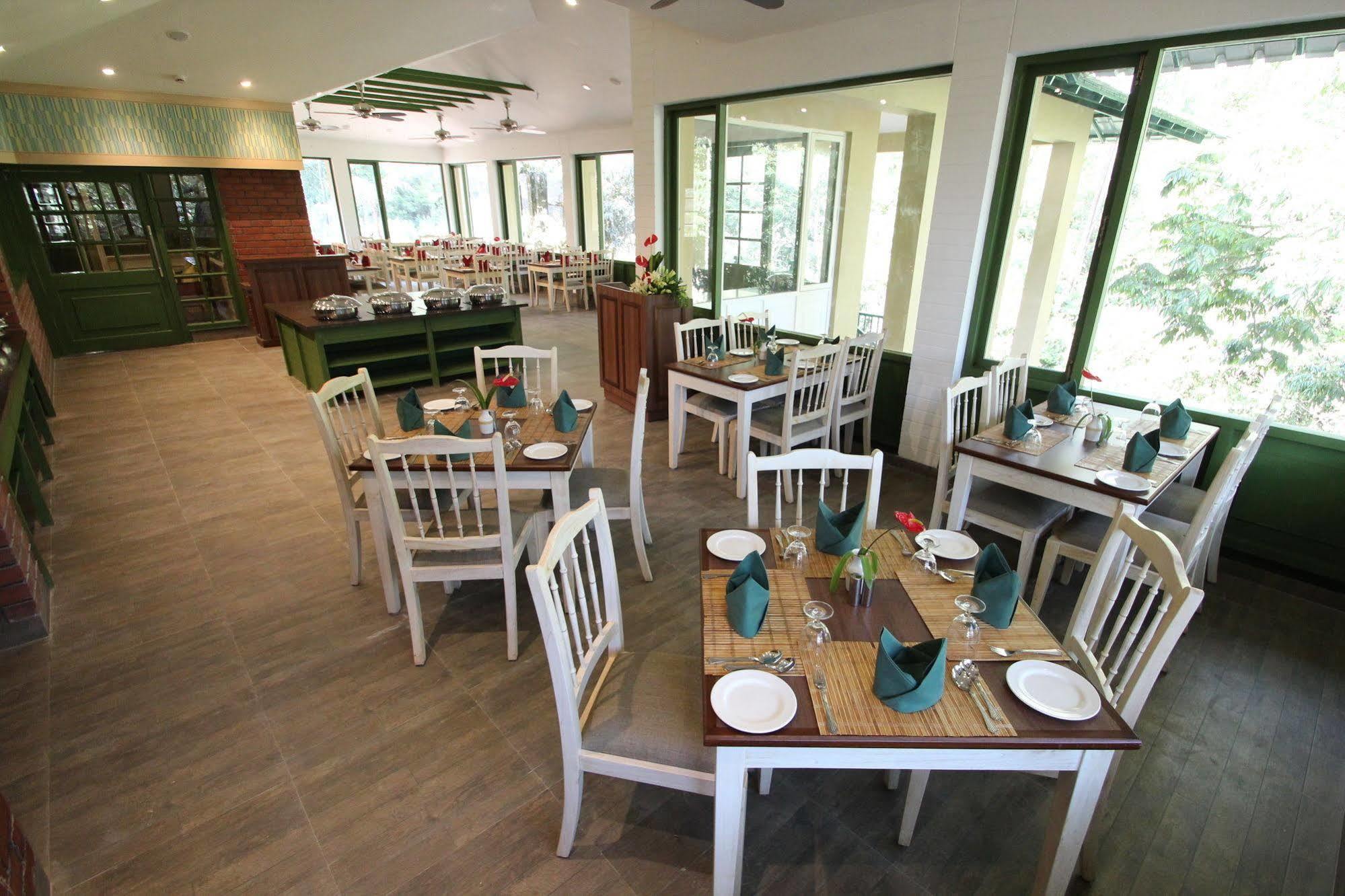คลับ มหินทรา เมาน์ เซเรน รีสอร์ต Hotel Chinnakanal ภายนอก รูปภาพ