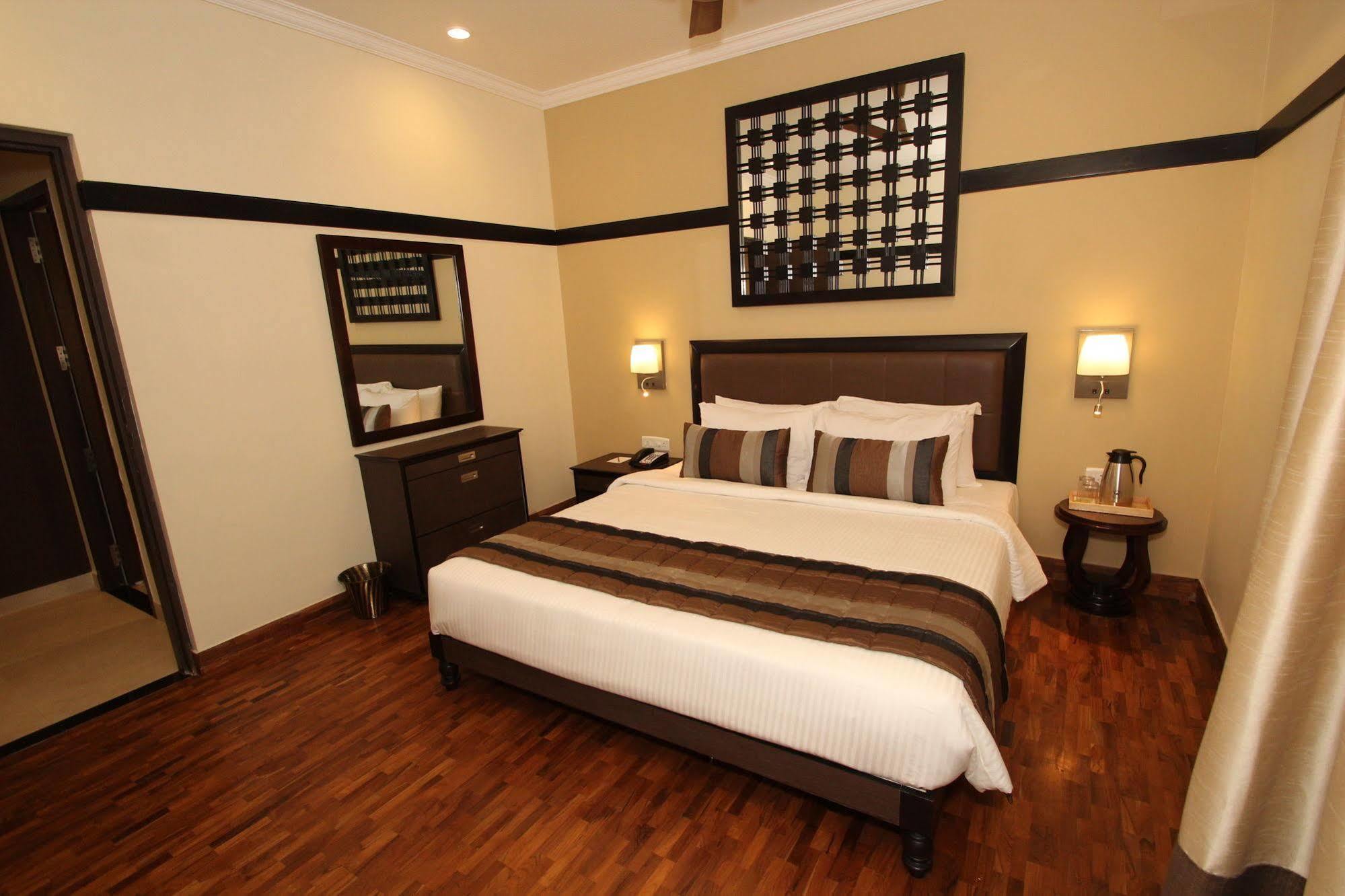 คลับ มหินทรา เมาน์ เซเรน รีสอร์ต Hotel Chinnakanal ภายนอก รูปภาพ